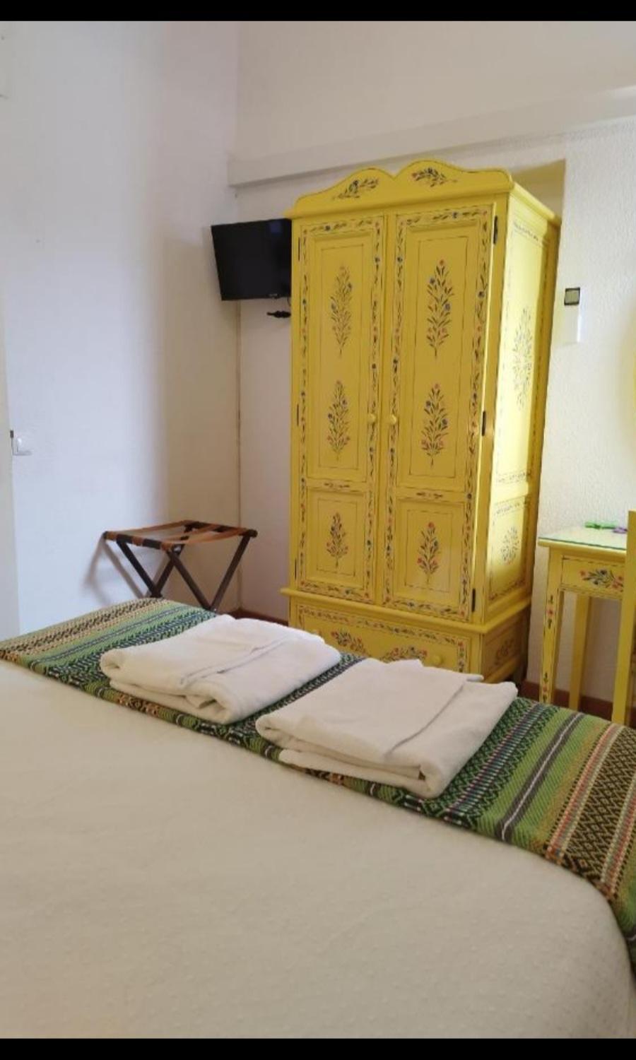Mont' Sobro Hostel Evora Bagian luar foto