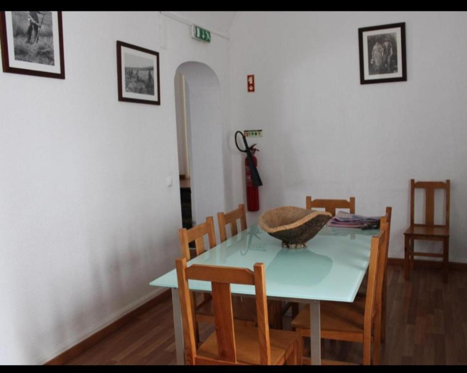 Mont' Sobro Hostel Evora Bagian luar foto